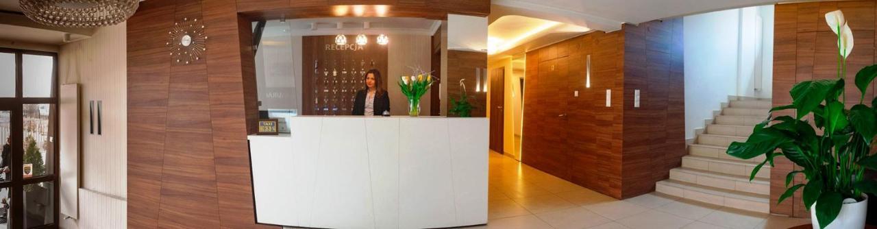 Hotel Livia Воломин Екстериор снимка