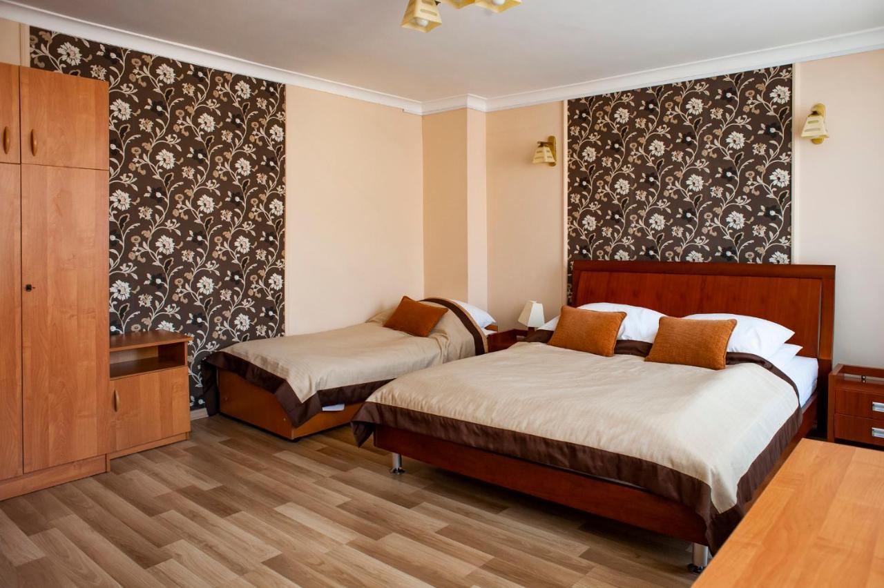 Hotel Livia Воломин Екстериор снимка