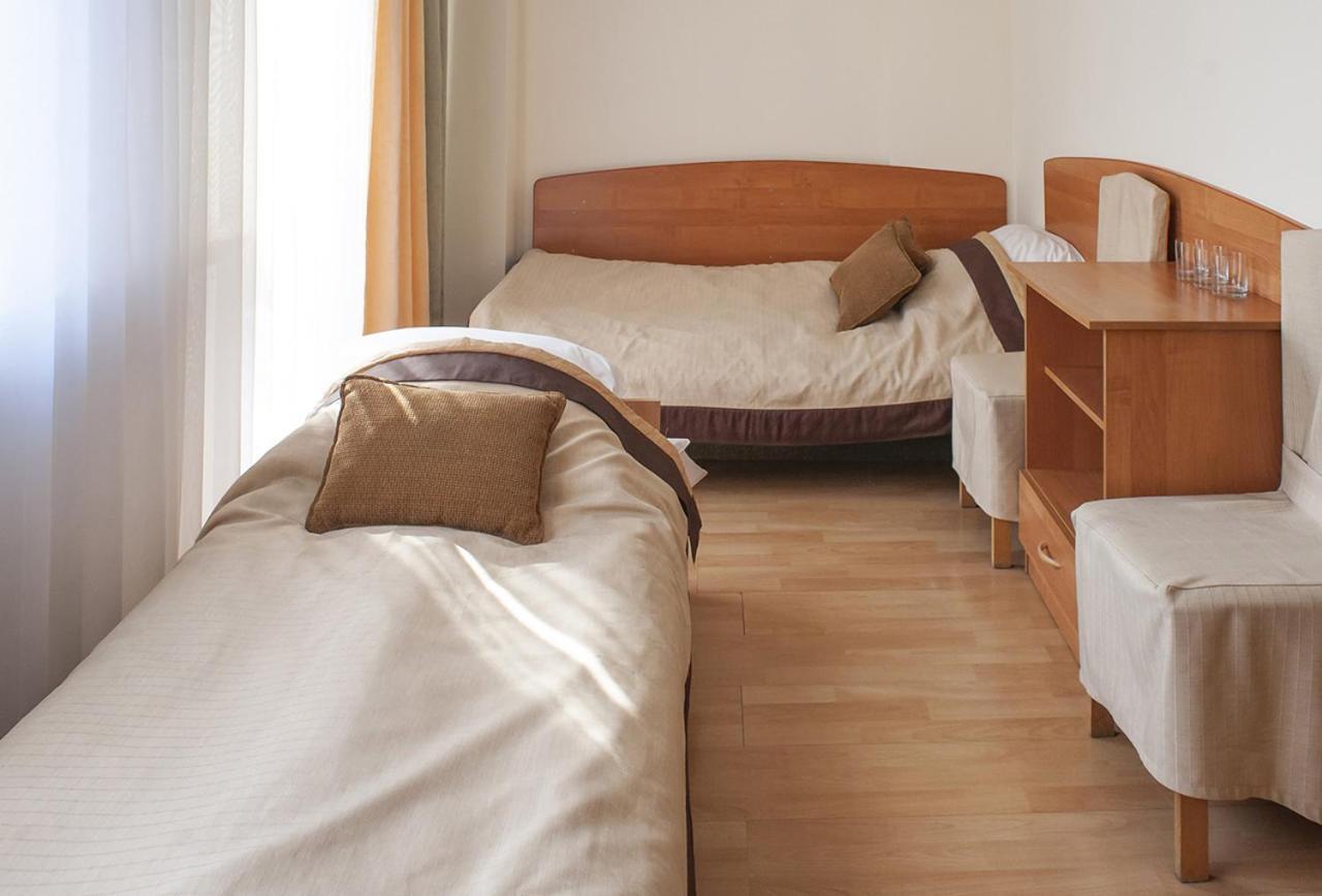 Hotel Livia Воломин Екстериор снимка
