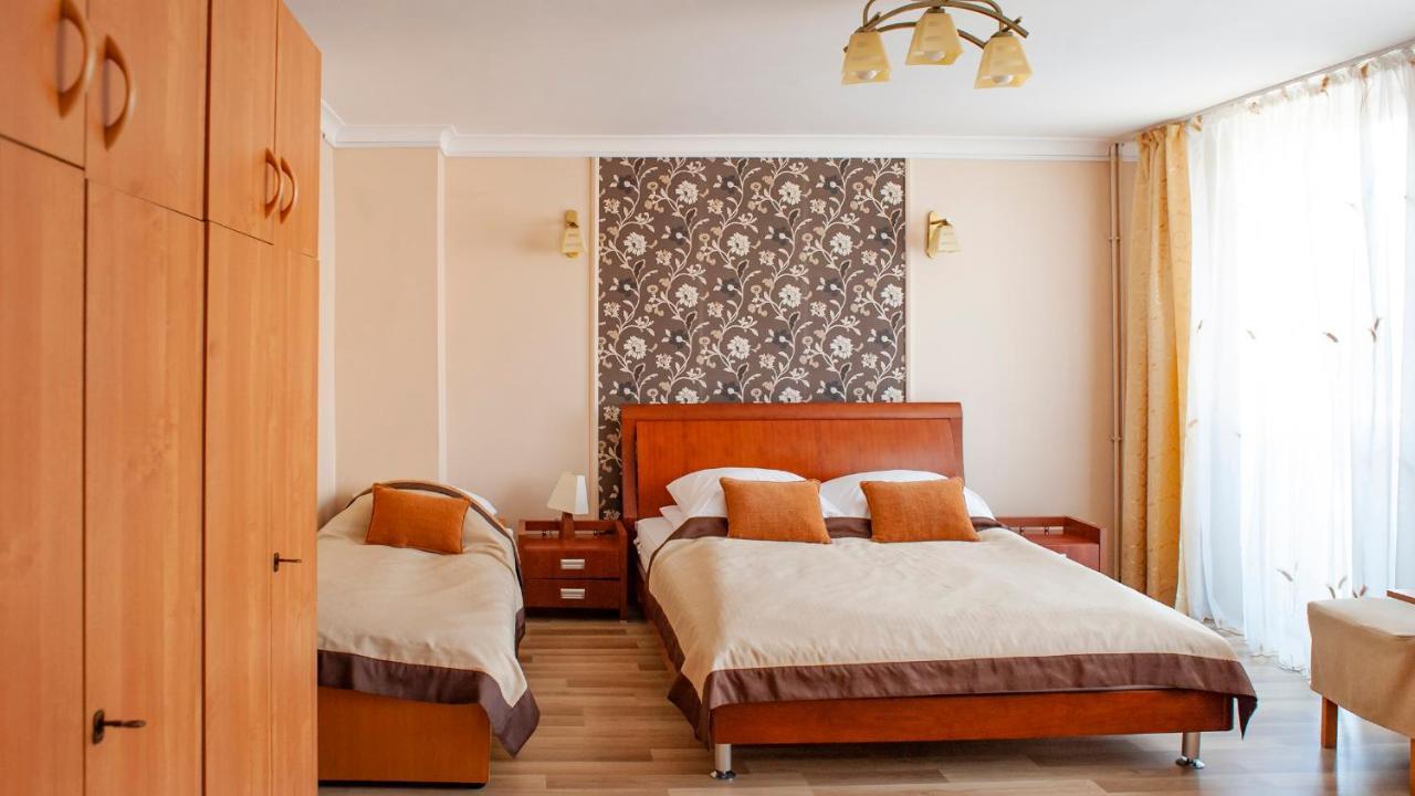 Hotel Livia Воломин Екстериор снимка