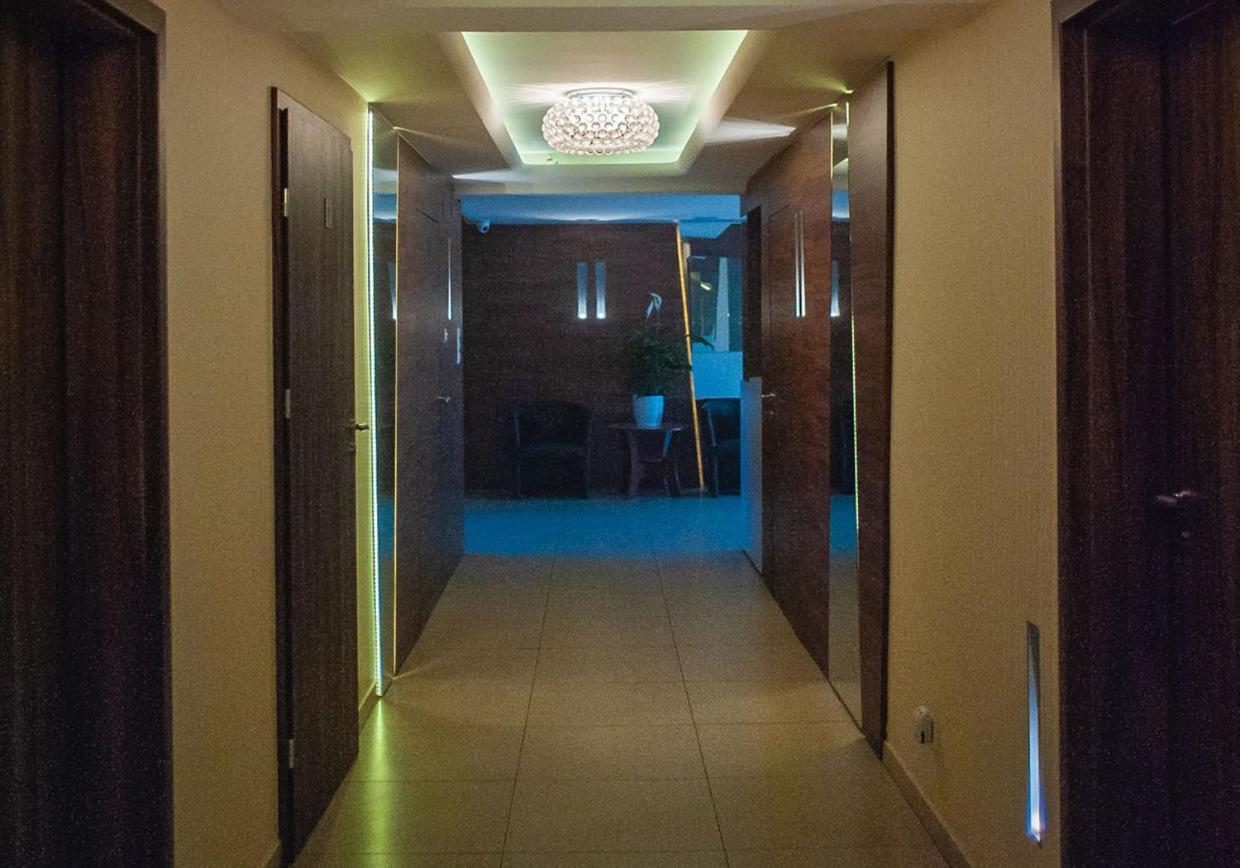 Hotel Livia Воломин Екстериор снимка