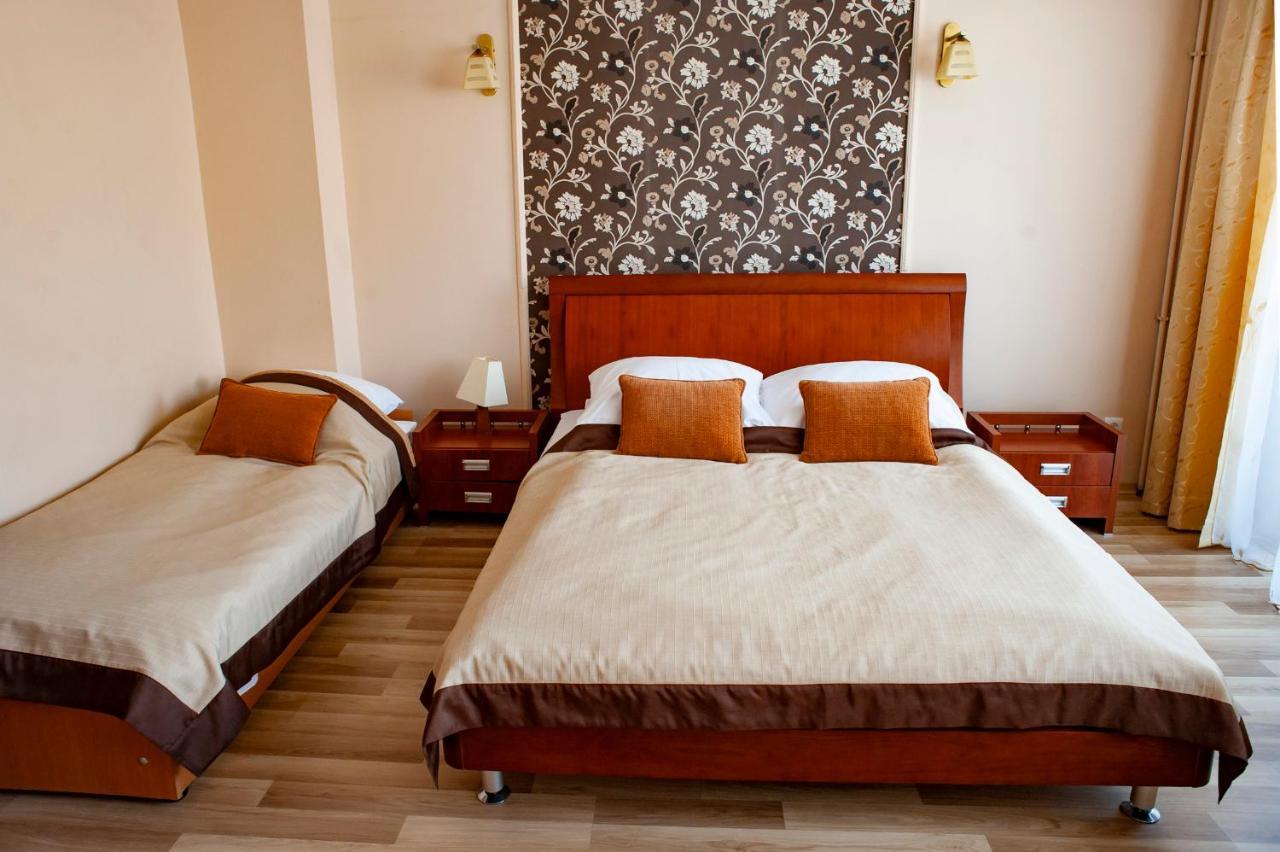 Hotel Livia Воломин Екстериор снимка