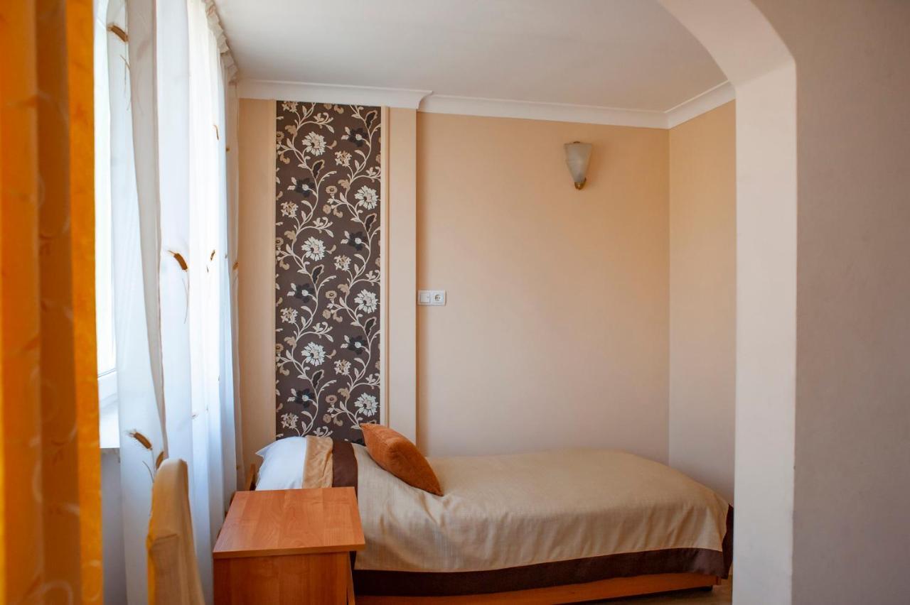 Hotel Livia Воломин Екстериор снимка